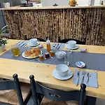 Les Trois Cedres 게스트하우스