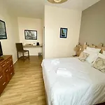 Les Trois Cedres 게스트하우스 3*