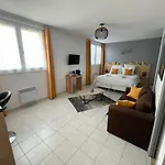 Les Trois Cedres 게스트하우스 3*
