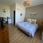 Les Trois Cedres 게스트하우스 3*