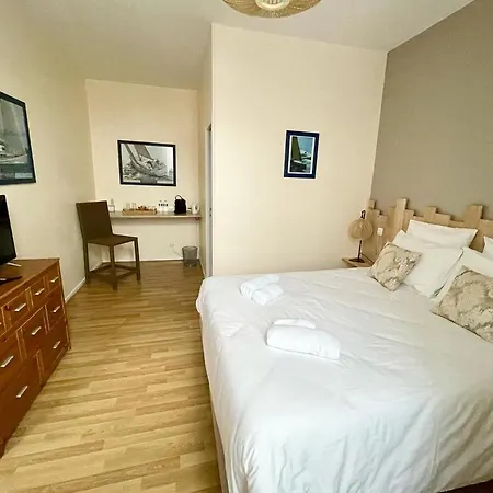 Les Trois Cedres Pensjonat 3*