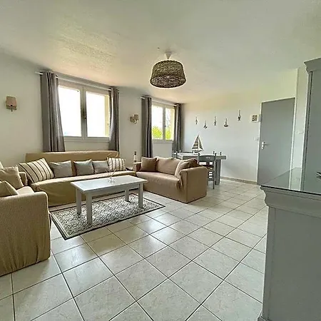 Les Trois Cedres Guest house 3*